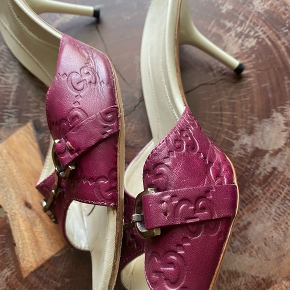 Gucci Embossed Leather Kitten heels - Picture 2 of 5